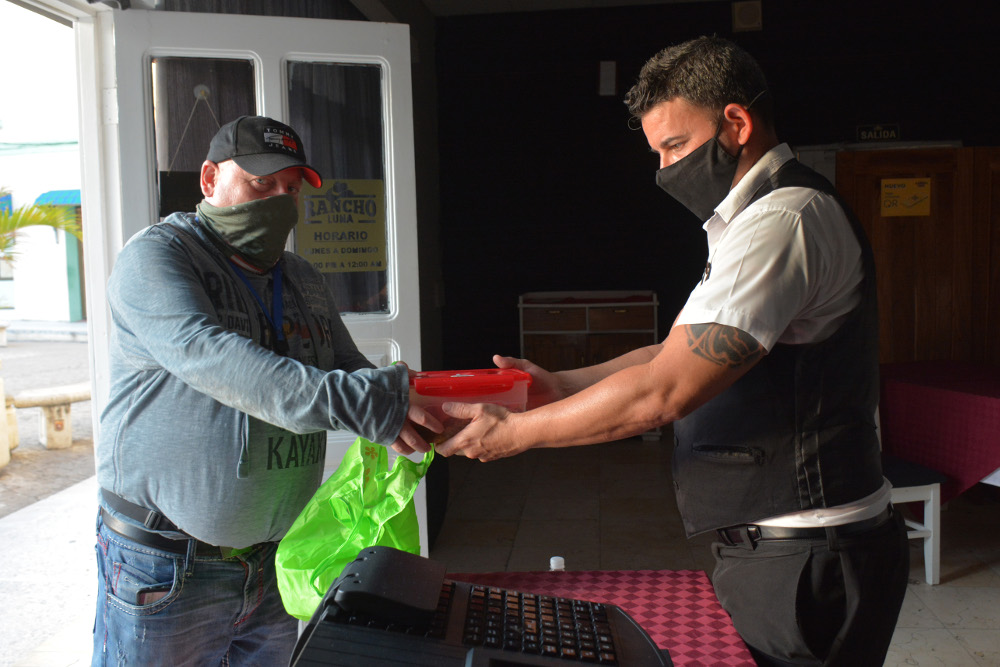 Foto: Alejandro Rodríguez Leiva/ Adelante Gastronomía para llevar y a domicilio