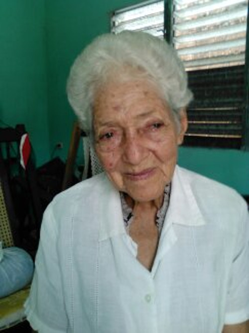 Fotos: Del autor Nela y Rosaura rompiendo monte