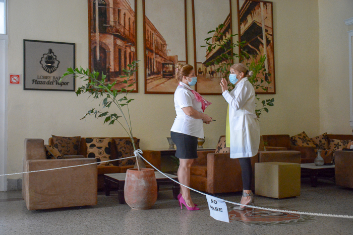 Fotos: Alejandro Rodríguez Leiva/ Adelante Plaza de aislamiento y amor