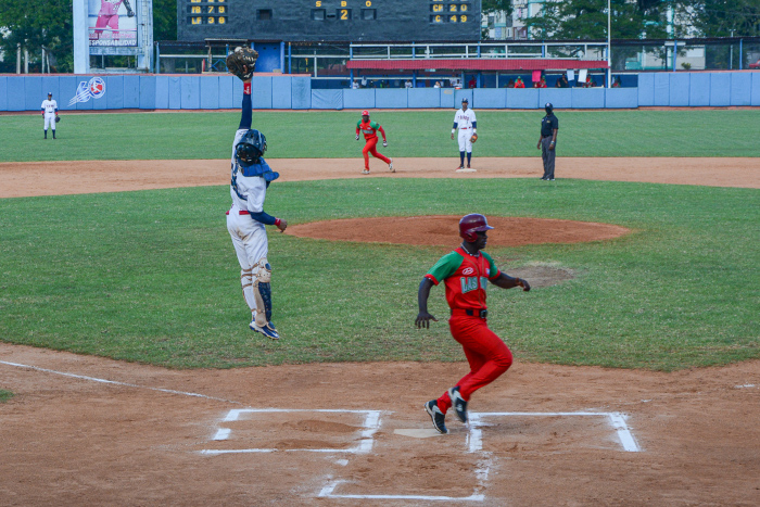 Fotos: Leandro Pérez Pérez/ Adelante Estadio Cándido González entra en juego