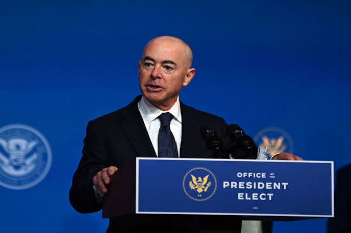 El jefe del DHS, un judío cubanoamericano nacido en La Habana, rechazado por el senador Marco Rubio (R, Florida), deberá encargarse de echar atrás el entramado migratorio creado por el anterior gobierno de Donald Trump. Foto: tomada de prensa-latina.cu Biden sigue conformando su gabinete en Estados Unidos