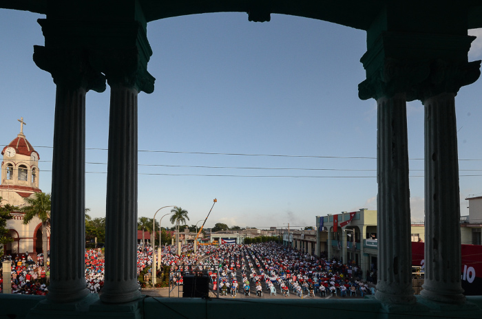 Fotos: Leandro Pérez Pérez y Alejandro Rodríguez Leiva/ Adelante Un canto a Cuba querida