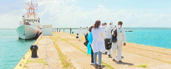 Guardacostas estadounidense devuelve 82 migrantes ilegales cubanos