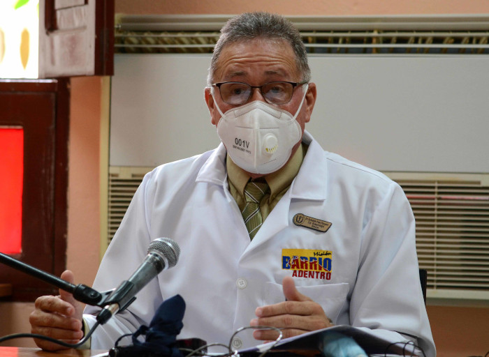 Dr. Reinaldo Pons Vázquez, director provincial de Salud. Foto: Rodolfo Blanco Cué/ ACN Camagüey en el peor momento de transmisión de la COVID-19