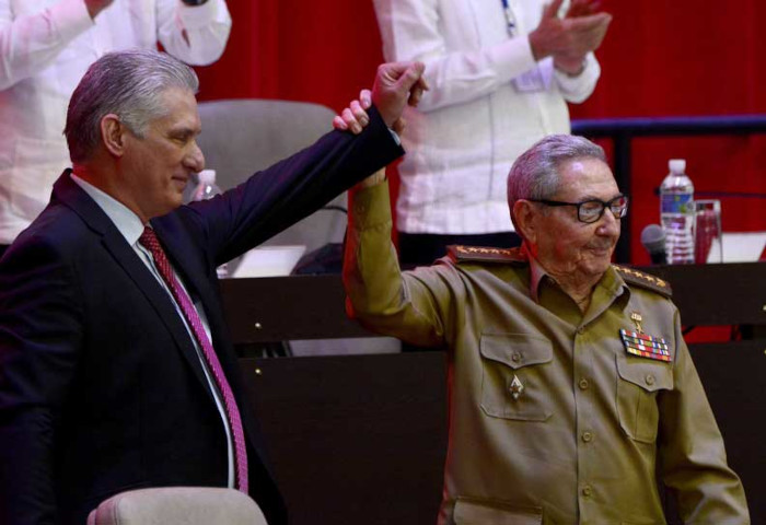 Fotos: tomadas deradiorebelde.cu Felicita presidente cubano a Raúl Castro en su 90 cumpleaños