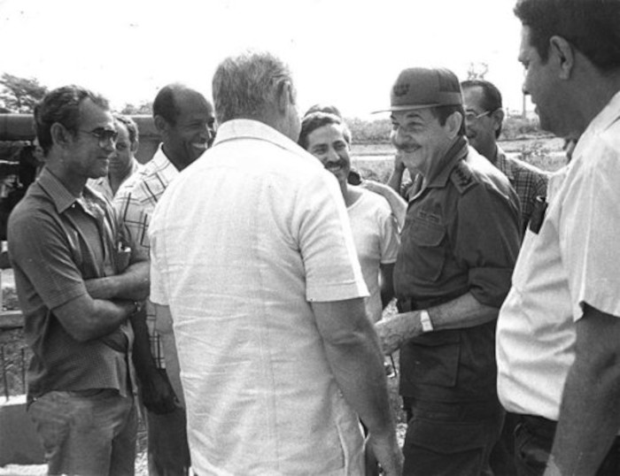 Fotos: Archivo del autor y Adelante Raúl, un hombre a la medida del pueblo