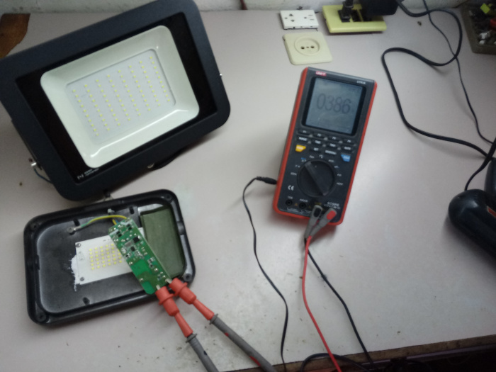 Foto: Cortesía del proyecto Proyecto para fabricar y reparar lámparas Led