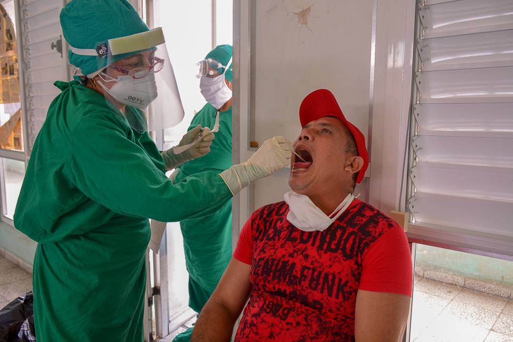 Fotos: Alejandro Rodríguez Leiva/Adelante A pesar de la disminución de casos de COVID-19 continúa la vigilancia activa.