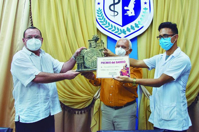 Foto: Leandro Pérez Pérez/ Adelante Premio del barrio para Universidad Médica camagüeyana