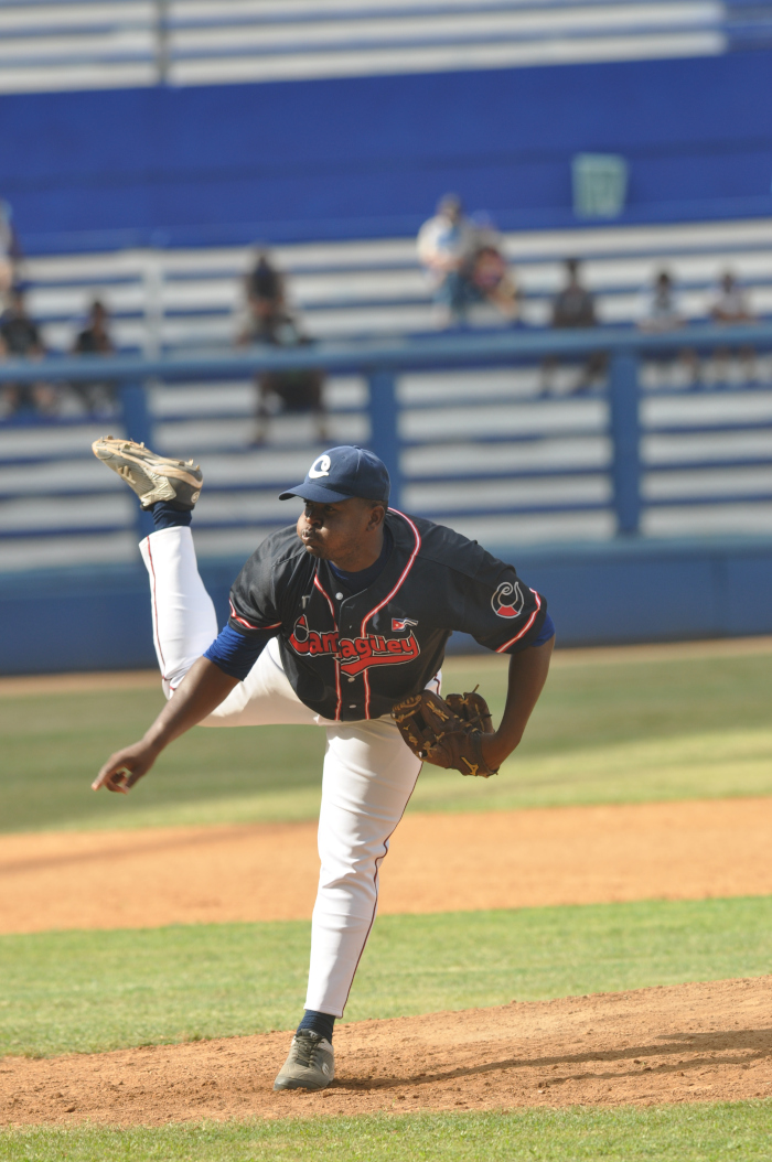 Toros encuentran la victoria en casa