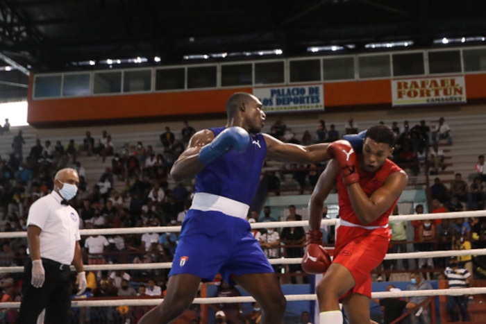 La Cruz, como se esperaba. Foto: Roberto Morejón/ Colaborador Buen debut del campeón Camagüey en final de Serie Nacional de Boxeo