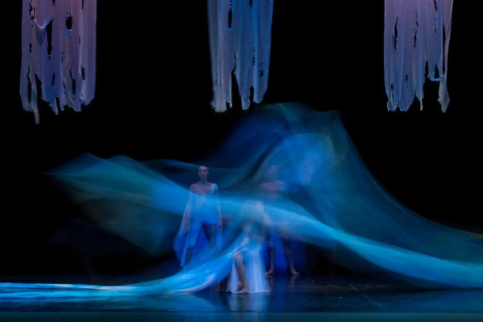 Alfonsina, la coreografía con que José Antonio Chávez muestra su plenitud creativa en la jubilación. Foto: Alejandro Rodríguez Leiva/ Adelante El ballet de las imágenes en Notas para una suite