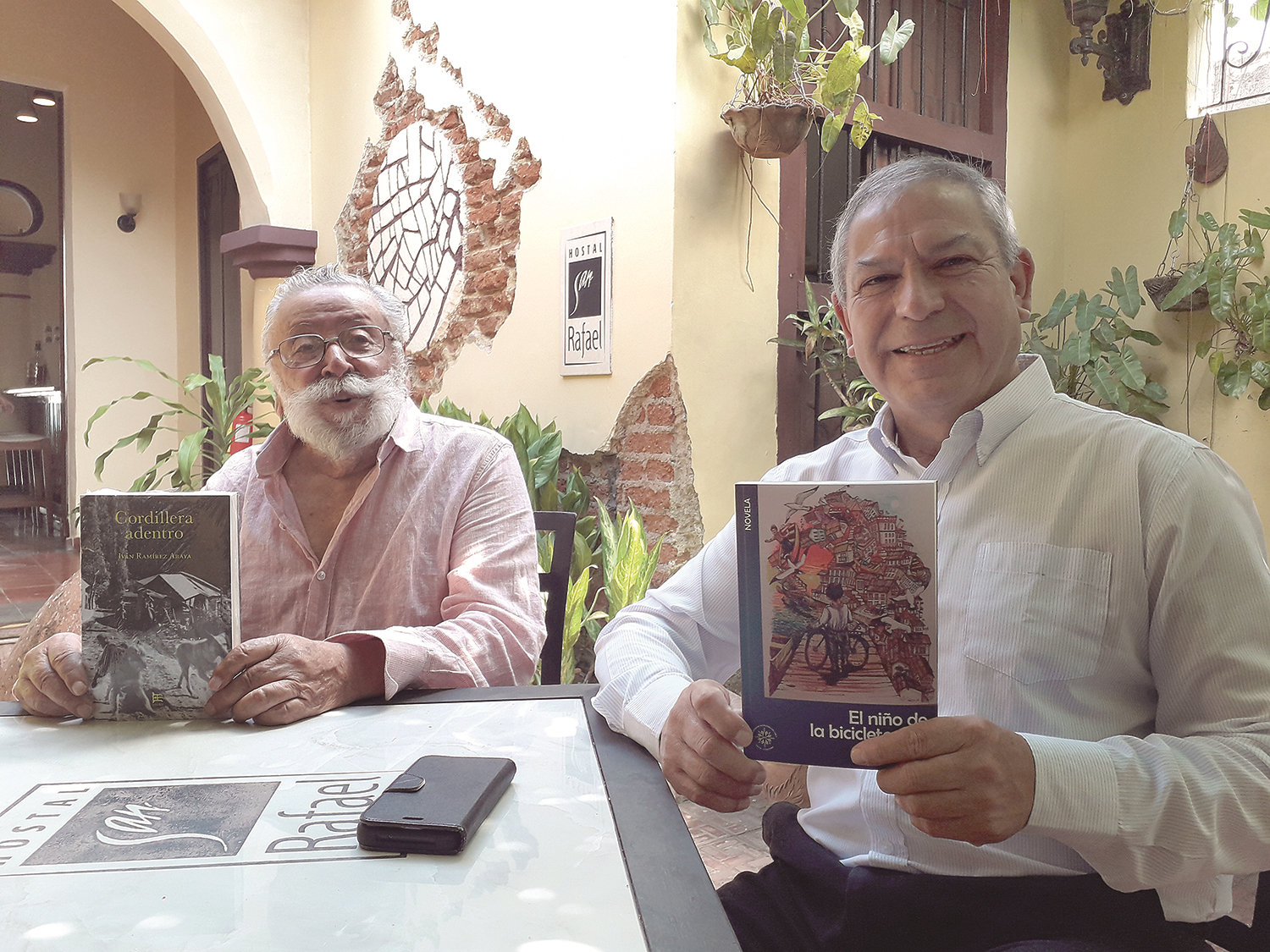 : Iván Ramírez y Luis Aguilera aspiran regresar a Camagüey con los libros que ahora son ideas de proyectos con editoriales cubanas.