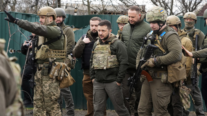 Zelenski señaló que no discutirá la desmilitarización y desnazificación de Ucrania, que son los objetivos de las acciones militares de Rusia. Foto: Tomada de actualidad.rt.com Kiev renuente a discutir desmilitarización y frena negociación