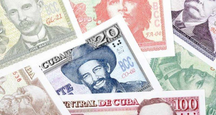 Imagen: Archivo Lograr que el peso, además del valor, recupere la confianza popular