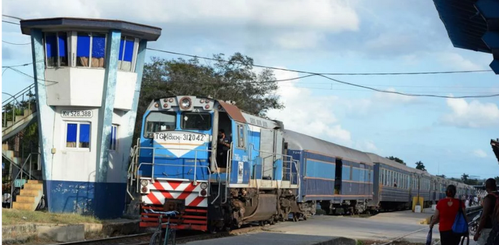 Foto: Tomada de cadenagramonte.cu Extienden días de servicio de tren playero Camagüey-Nuevitas