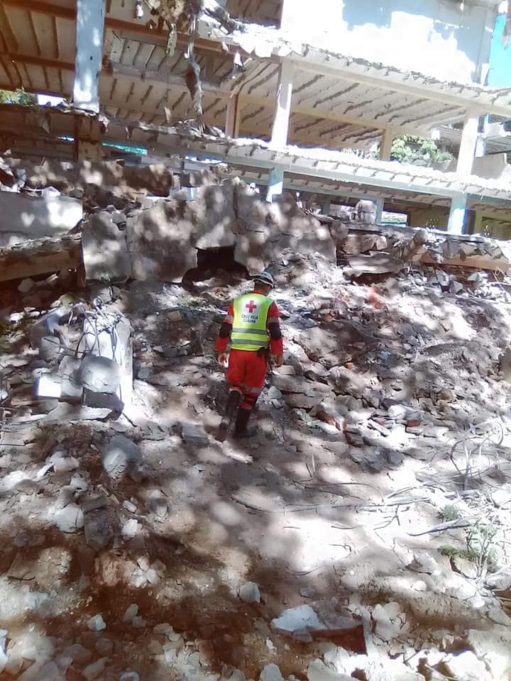 Fotos: Tomadas de facebook.com/periodistaCuscoTarradell Provoca una muerte derrumbe en IPVCE de Santiago de Cuba