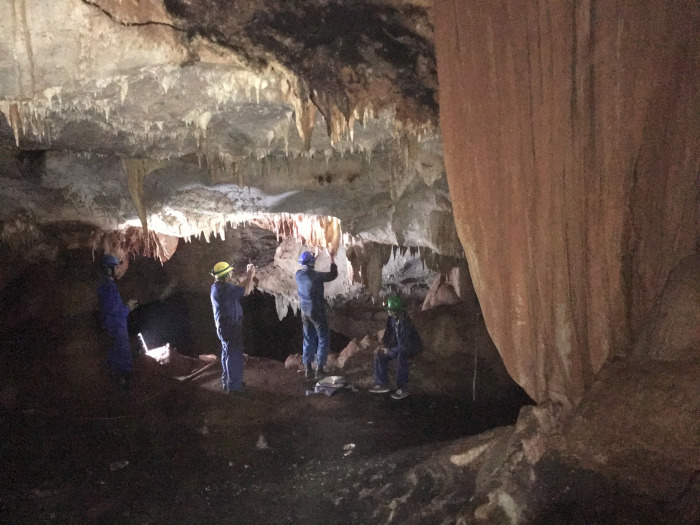 Caverna cueva bonita, una de las mas extensas de sierra de cubitas