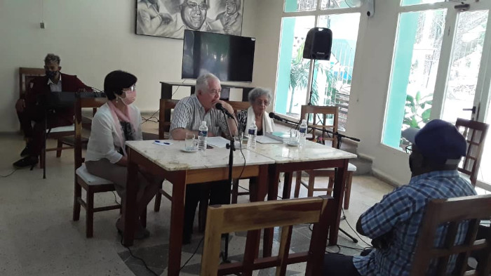 Foto: Del autor  Froilán y Adys hablaron del Che para Camagüey