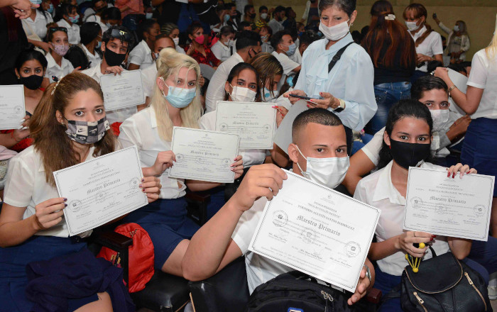 Fotos: Rodolfo Blanco Cué/ ACN Con novedades, nueva graduación de maestros en Camagüey