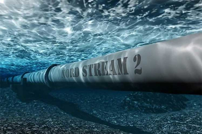 El gasoducto Nord Stream 2 es particularmente amenazante para las ventas de las multinacionales. Construido conjuntamente por Alemania y Rusia bajo el mar Báltico, proporcionaría un acceso fácil y asequible al gas para la UE. Foto: Tomada de prensa-latina.cu Multinacionales de gas y petróleo se benefician de la crisis en Ucrania