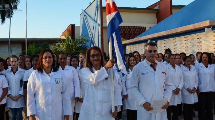 Médicos cubanos parten hacia Jamaica a combatir el nuevo coronavirus Covid-19. Foto: Tomada de granma.cu Jamaica reconoce solidaridad médica cubana
