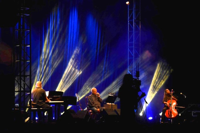 Concierto del cantautor cubano Pablo Milanés, como parte de su gira Días de luz, en el Coliseo de la Ciudad Deportiva, en La Habana. Foto: Omara García Mederos/ ACN Pablo Milanés con su mejor público