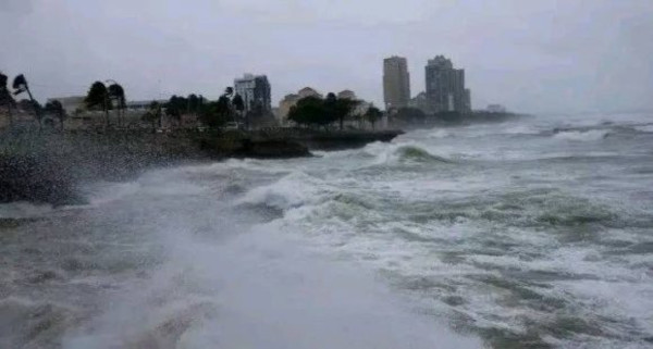 En las últimas 24 horas las lluvias fueron numerosas en occidente y centro, algunas en oriente. Foto: Tomada de cubadebate.cu Podría convertirse en organismo tropical fenómeno meteorológico