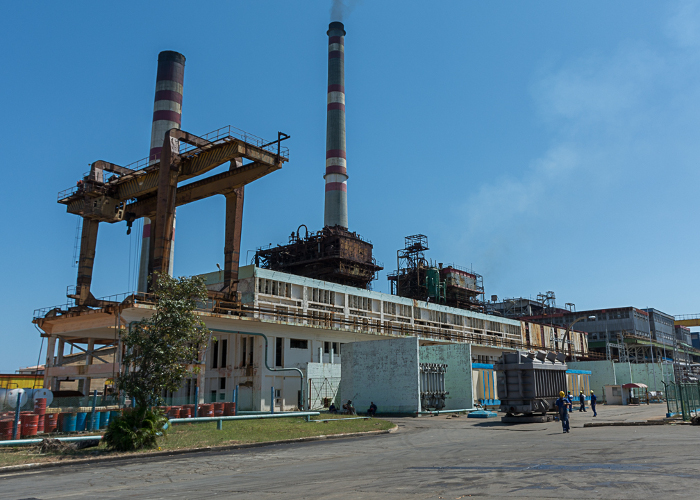 El bloque 6 de la Central Termoeléctrica 10 de Octubre, en Nuevitas, Camagüey, también sincronizó con el SEN en horas de la tarde del sábado, luego de haberse detenido en la madrugada de ese mismo día, por causas técnicas. Foto: Leandro Pérez Pérez/ Adelante/ Archivo Sincronizan termoeléctricas con el Sistema Eléctrico Nacional