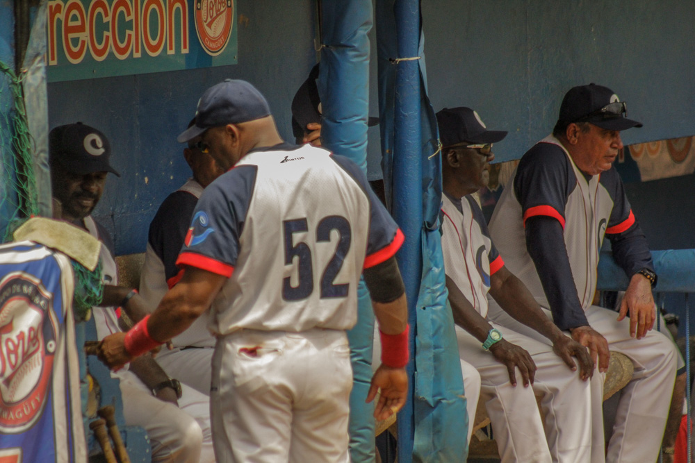Marino Luis, activo hasta la 60 Serie Nacional, se desempeñó exitosamente como manager-jugador en las últimas campañas provinciales con la novena de su amado municipio de Carlos Manuel de Céspedes. Foto: Alejandro Rodríguez Leiva/Adelante/Archivo Marino Luis, activo hasta la 60 Serie Nacional, se desempeñó exitosamente como manager-jugador en las últimas campañas provinciales con la novena de su amado municipio de Carlos Manuel de Céspedes.