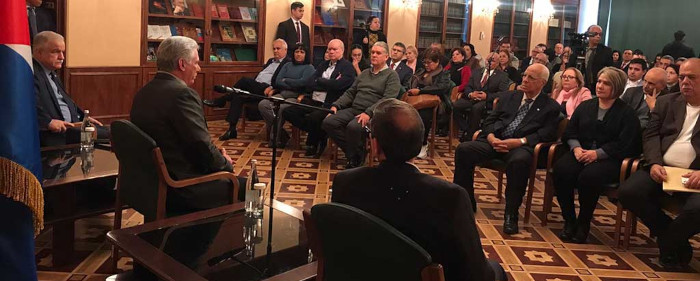Presidente Díaz-Canel se reunió con cubanos en Moscú