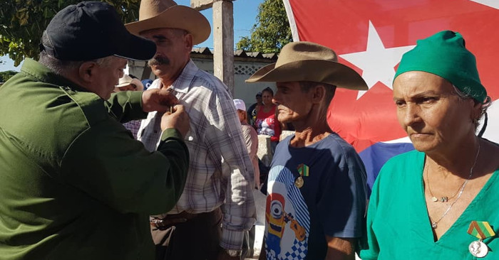 Homenaje a pie de surco…
