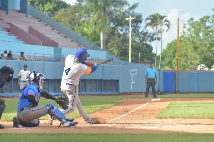 Fotos: Alejandro Rodríguez Leiva/ Adelante Ganaderos barre de la mano de los camagüeyanos