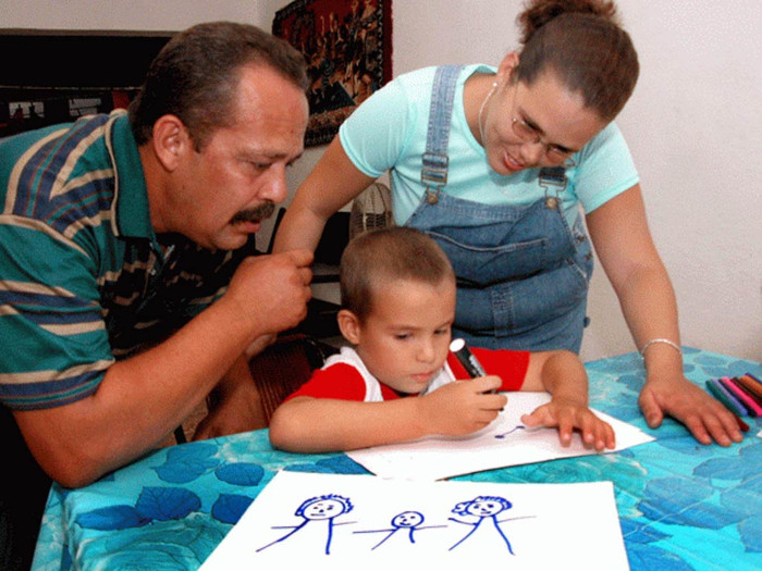 Foto: Tomada de prensa-latina.cu Parlamento cubano convoca a refrendar nuevo Código de las Familias