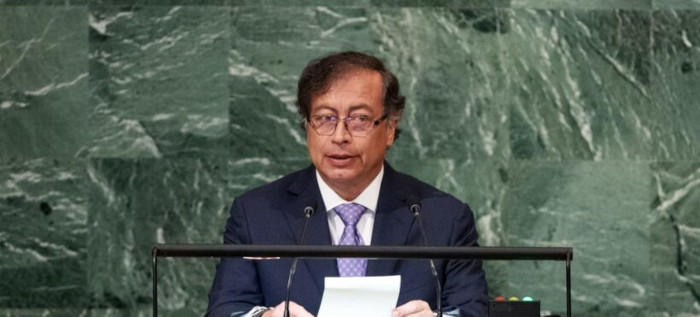 Gustavo Petro en su primera participación en este tipo de encuentros reveló sin ambages cómo padecen los más pobres debido a las contiendas que los ricos juzgan necesarias. Foto: Tomada de pressenza.com Colombia, Honduras y Bolivia por respeto a la soberanía latinoamericana