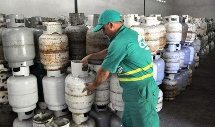 A partir de que el gas llegue a los territorios se activarán tanto las plantas de llenado como los puntos de venta en horario extendido. Foto: Tomada de cubadebate.cu Información sobre los combustibles