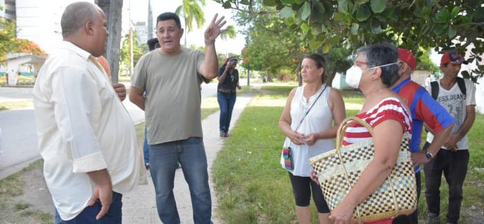 El pueblo al bate…