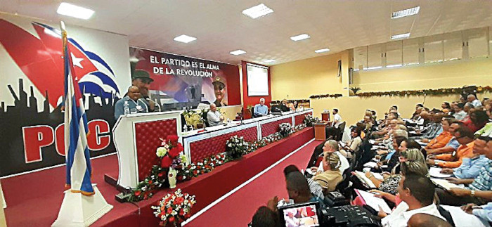 Foto: Rodolfo Blanco Cué/ ACN Por más socialismo, con nuestros propios esfuerzos