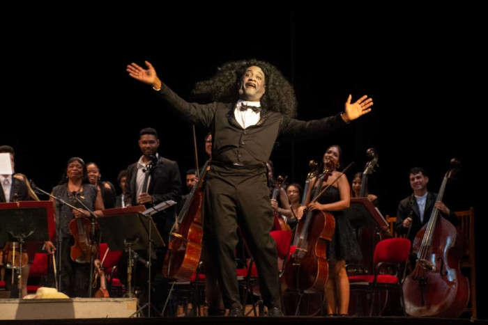 Fotos: Alejandro Rodríguez Leiva/ Adelante Kike Quiñones: el choteo criollo y la música de concierto