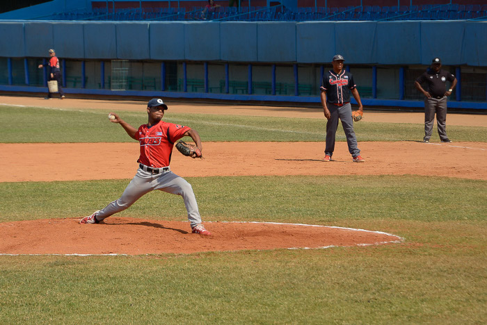 Fotos: Leandro Pérez Pérez/ Adelante Pitcheo de los Toros se luce en juego de preparación