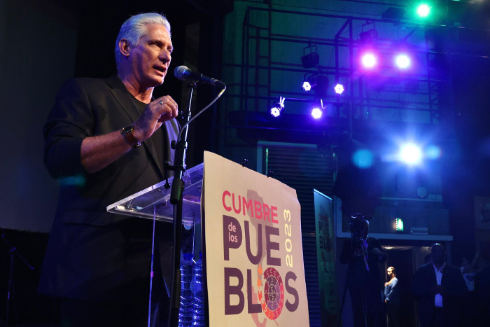 Foto: Tomada de twitter.com/DiazCanelB La solidaridad no se puede bloquear