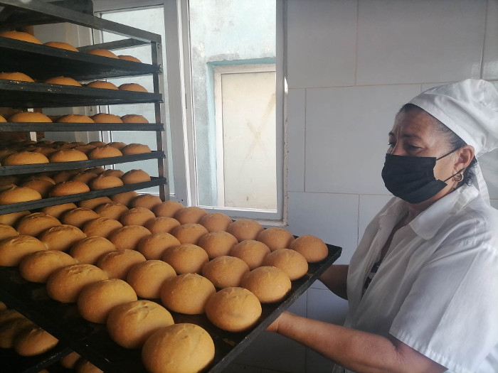 Fotos: De la autora Reanudan producciones panaderías de la Empresa Cubana (+ Fotos)
