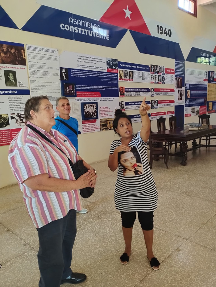 La cultura tiene fuertes arraigos en el municipio. Y una muestra es la Casa Museo, donde imágenes, gráficos y distintos  objetos, permiten pasear por la historia lugareña. Y de recordarla se encarga Yaniesky de la Caridad Trecus Ruiz, directora, además, de la bella instalación. El diálogo como puente