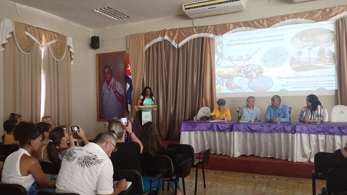Foto: Cortesía Empresa Eléctrica Taller de contaminación: reciclando para no contaminar