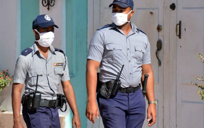 Policía cubana. Foto: Modesto Guiérrez Cabo/ ACN La seguridad ciudadana en Cuba