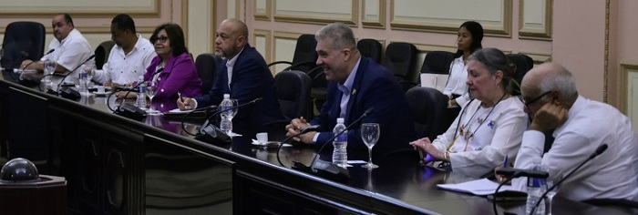 Contribuir a mejorar las relaciones con Cuba desde Connecticut