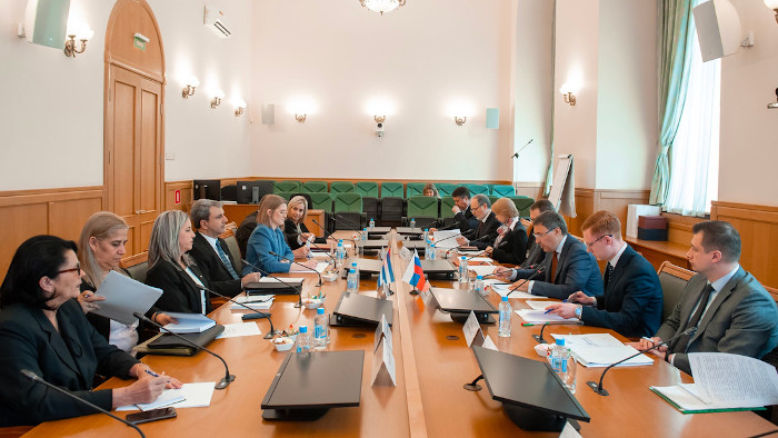 Foto: Tomada de rt.com Rusia por reforzar cooperación educacional con Cuba