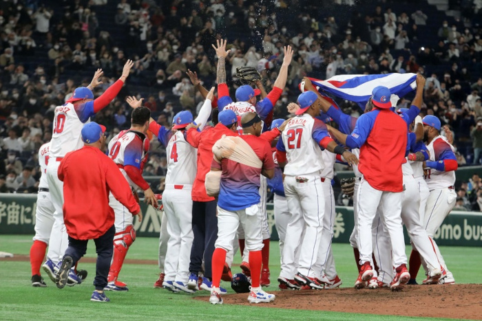 Partido entre las selecciones de Cuba y Australia, en los cuartos de final del V Clásico Mundial de Béisbol, en el Estadio Tokyo Dome de la capital de Japón.  Foto: Roberto Morejón/ Periódico Jit Cuba neutraliza a los canguros y avanza a semifinales