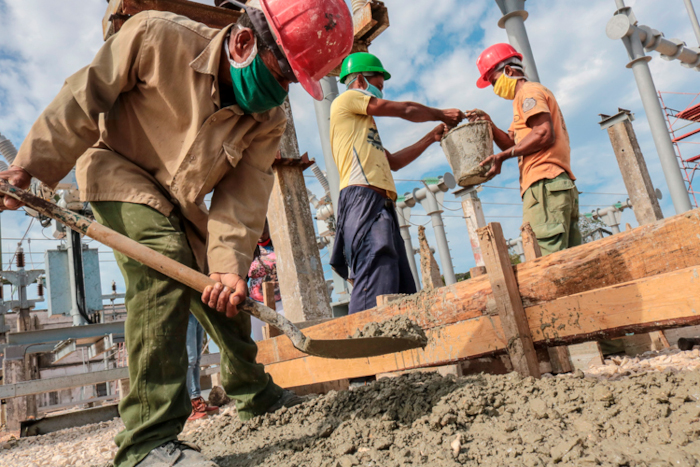 Foto: Tomada de trabajadores.cu Joven colectivo Vanguardia Nacional de la Construcción