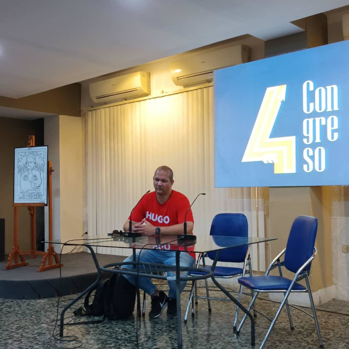 Víctor Hugo Pérez Gallo dictó una conferencia sobre la novela histórica, el pasado 17 de mayo en el Pabellón Cuba, La Habana. Fotos: Cortesía del entrevistado Solo Víctor Hache, una vida de novela